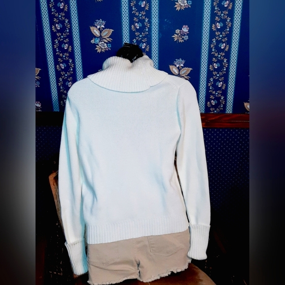 Sweater - Picture 5 of 5